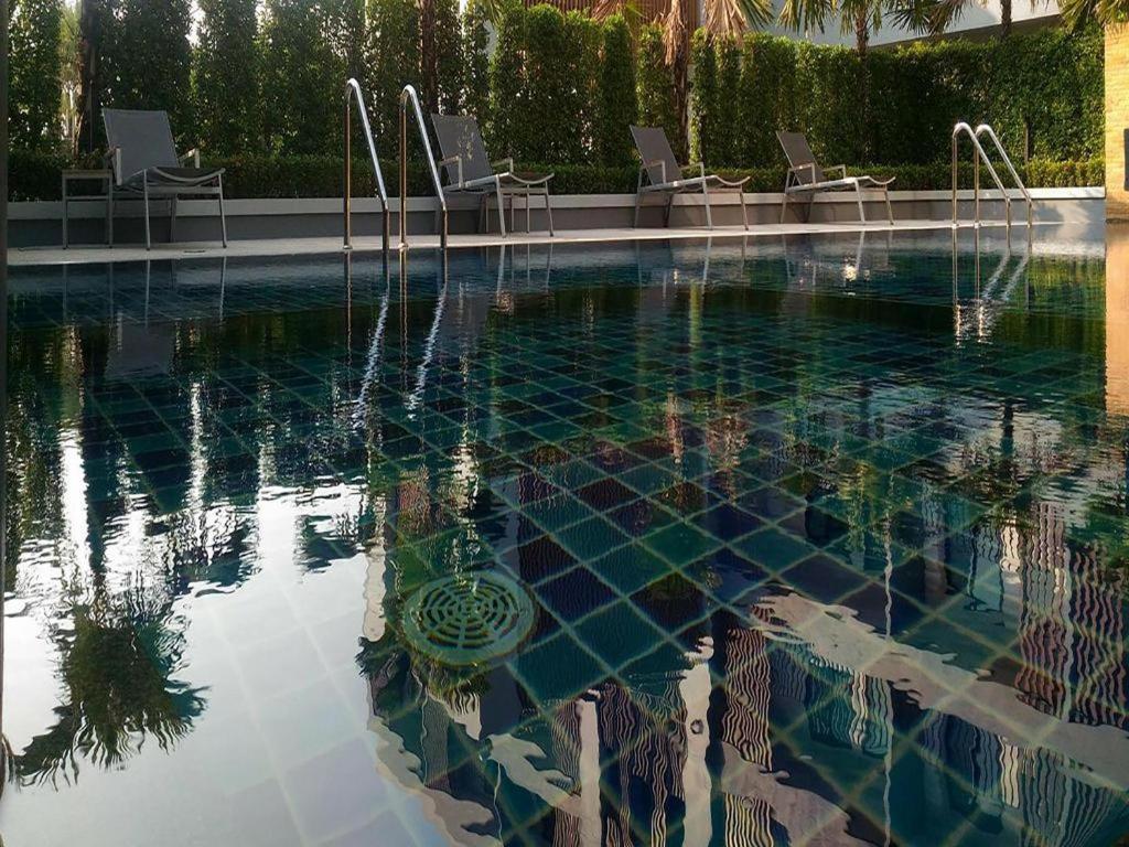 The Canal 304 Si Maha Phot Luaran gambar